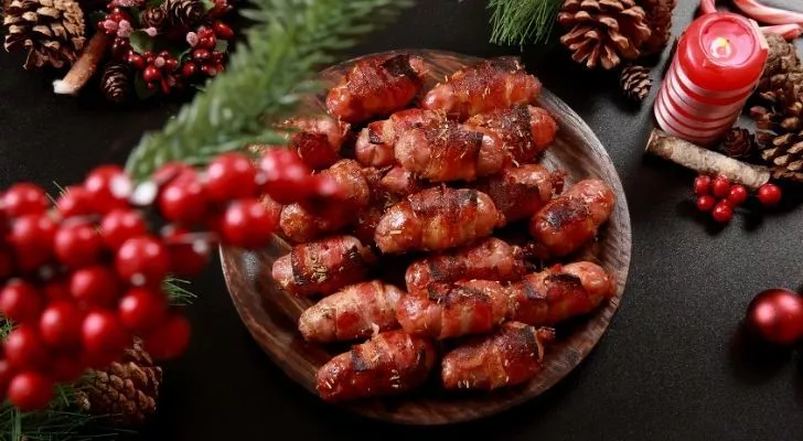Small sausages wrapped in bacon