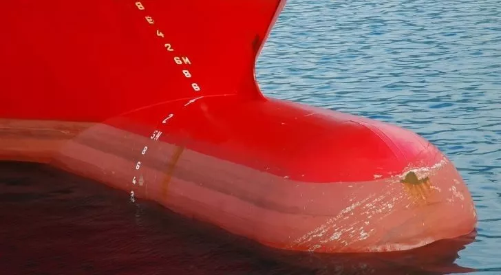 A red keel at the bottom of a ship