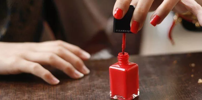 Is it healthy to wear nail polish everyday? - Quora