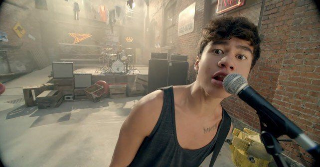 Calum Hood Facts 250 Facts About 5sos The Fact Site
