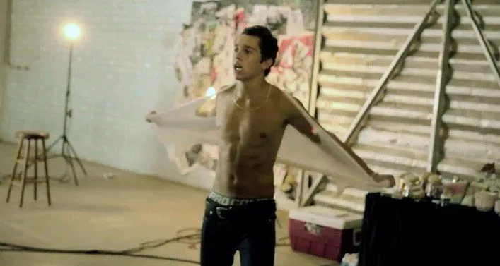 Austin Mahone Shirtless