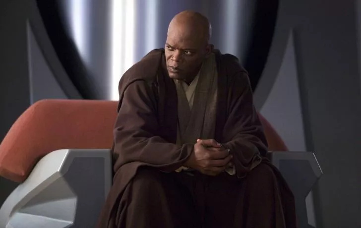 Mace Windu sat with his hands clutched together