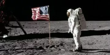 Moon Landing Hoax - Common Myths Debunked