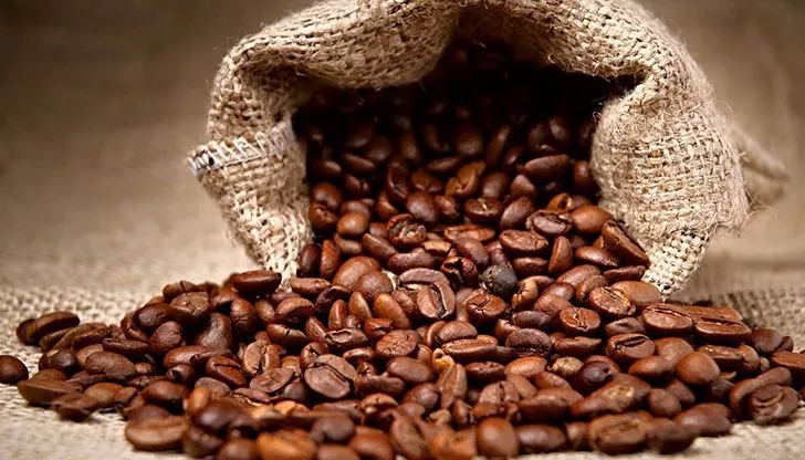 Coffee beans can help eliminate bad breath.