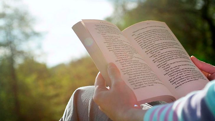 People read faster or slower depending what they read from.