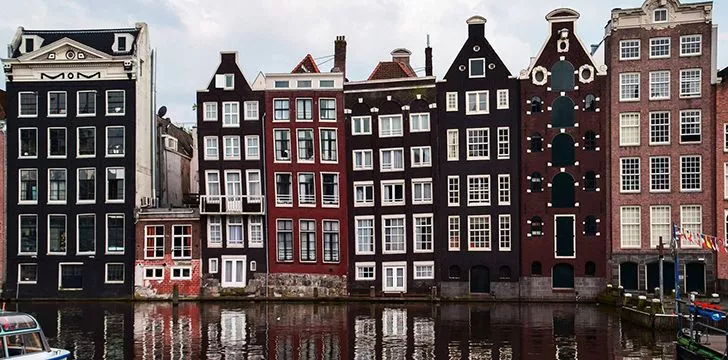 Amsterdam’s buildings are so narrow due to taxation reasons.