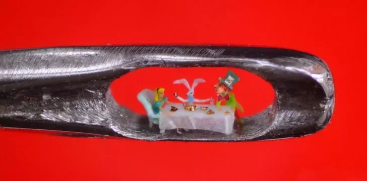 Willard Wigan's sculptures of Alice in Wonderland