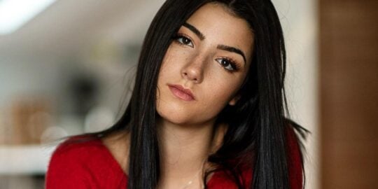 25 Fast Facts About Charli D’Amelio