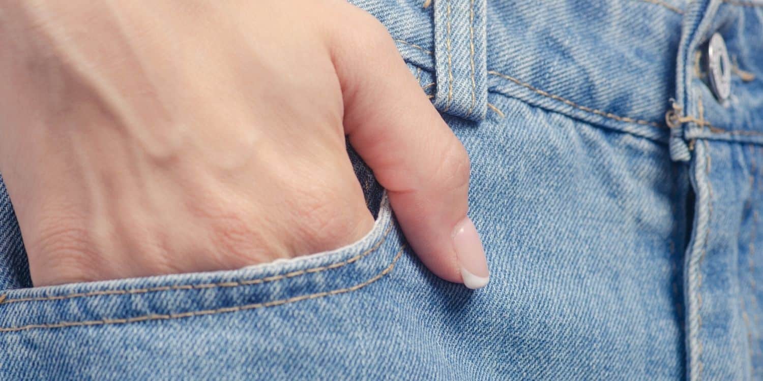 Tasche dei pantaloni delle donne storia curiosità di design jeans e perché  sono così piccole? - GrulloGrulli.it