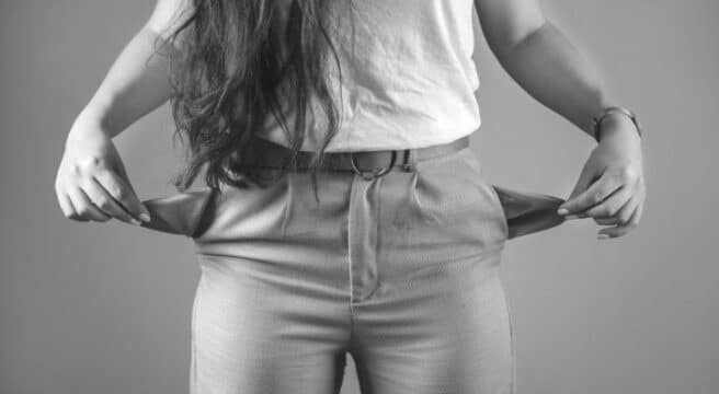 Why Are Women's Pockets So Small? - The Fact Site