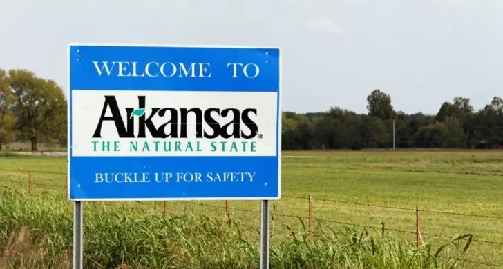 Welcome to Arkansas sign