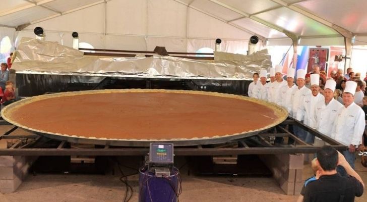 The world's biggest pumpkin pie