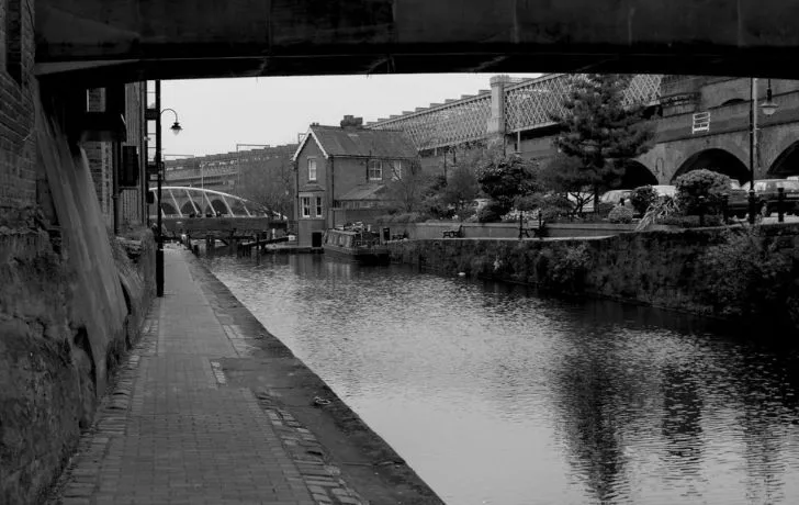 Black and white photo of canals in Manchester, England