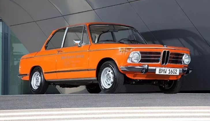 1602e orange electric car