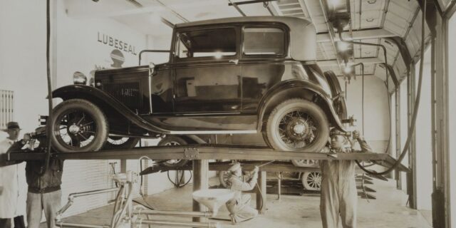 OTD in 1927: The last Ford Model T motor car was ceremoniously rolled off the assembly line.