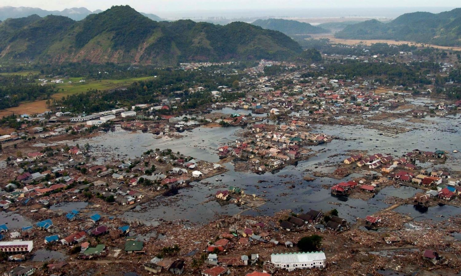 OTD in 2004: A devastating tsunami and earthquake occurred in the Indian Ocean.
