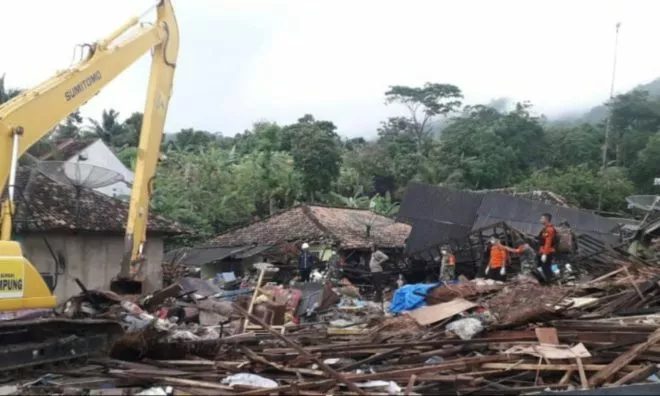 OTD in 2018: A powerful tsunami hit Indonesia.