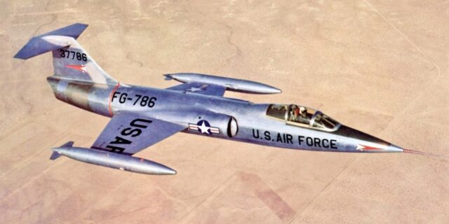 OTD in 1958: US Air Force Major Howard Johnson set the world aircraft altitude record in a Lockheed F-104 Starfighter. He broke the world altitude record by flying to 91