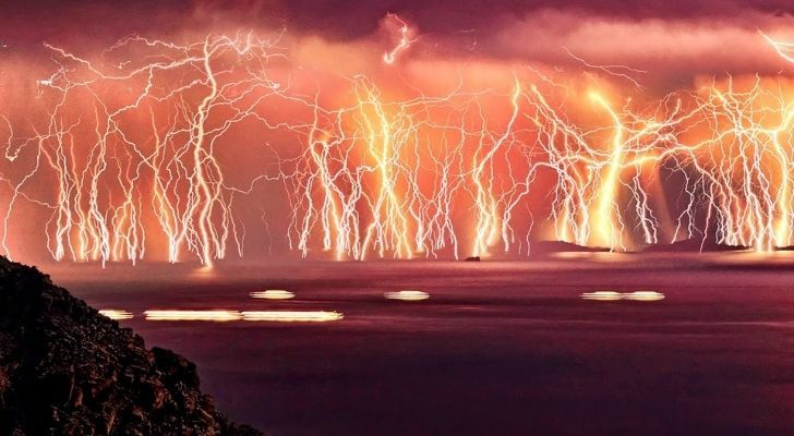 Spectacular lightning strike across Lake Maracaibo