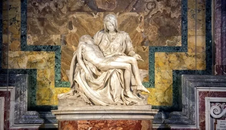 Michaelangelo'nun Pieta heykeltıraş