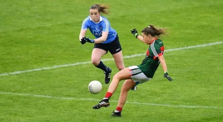 Women's Gaelic football players