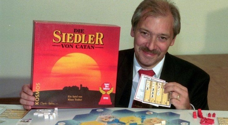 Klaus desarrolló los juegos de mesa en 1995.