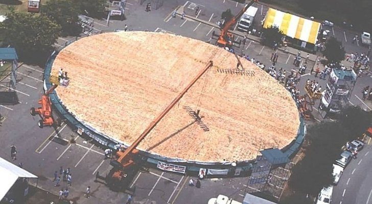 The world's largest pizza