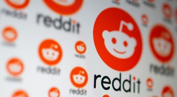 Muchos logotipos de Reddit