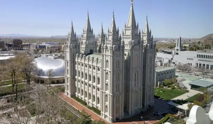 A huge Mormon church in Utah