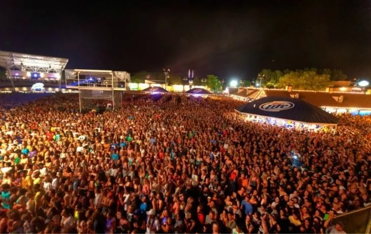 Thousands of people at Wisconsin Summerfest
