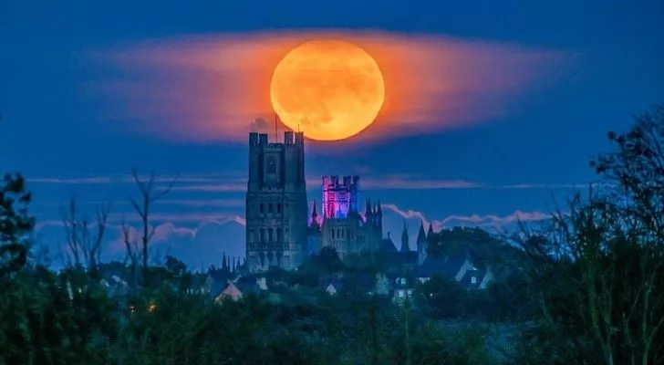 The Hunters Moon in the Northern Hemisphere