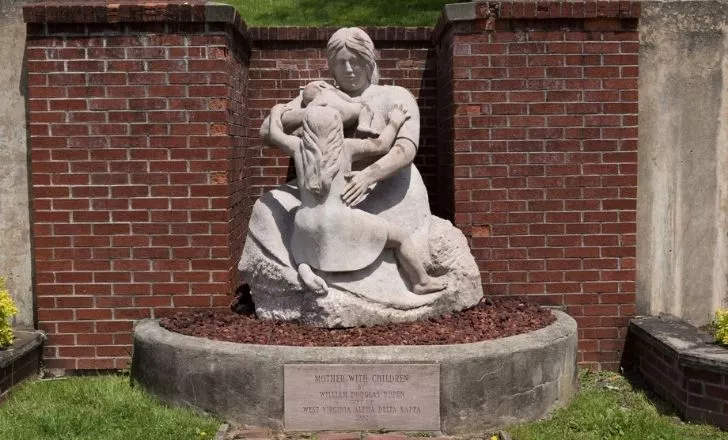 Mother's Day statue in West Virginia