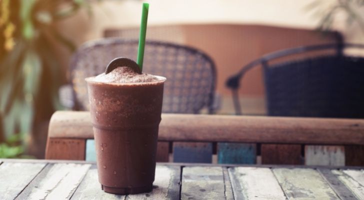 Un delicioso batido de chocolate oreo