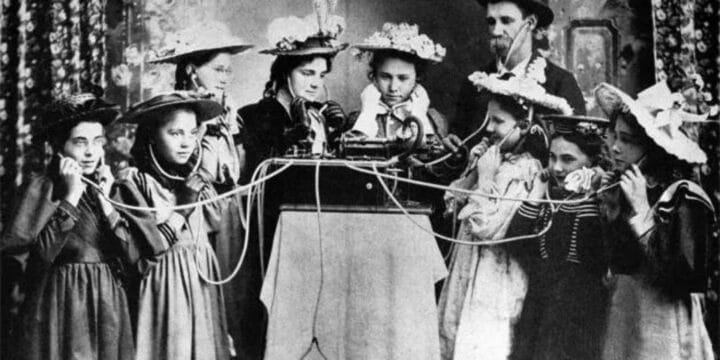 OTD in 1889: The jukebox was presented for the first time at a Palais Royale