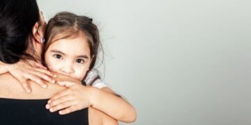 August 25: National Kiss and Make Up Day