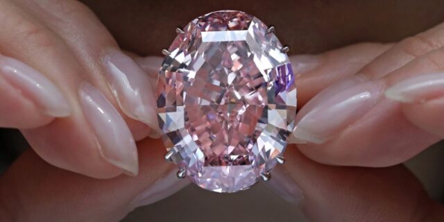 OTD in 2017: The Pink Star Diamond sold for a record USD 71 million in Hong Kong.