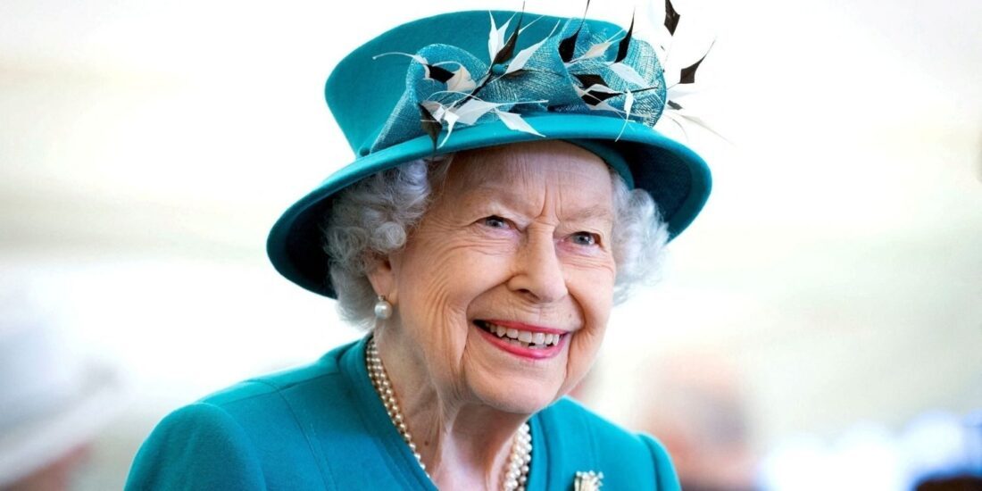 10 Incredible Powers That The Queen Of England Had - The Fact Site