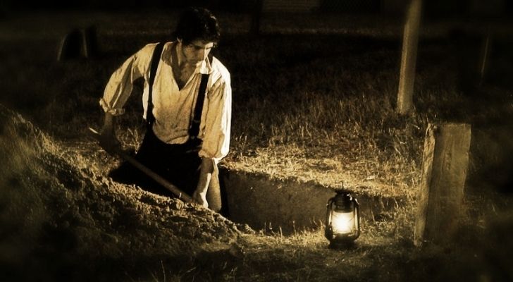 Grave robbers was common during the Victorian era to help doctors study the bodies.