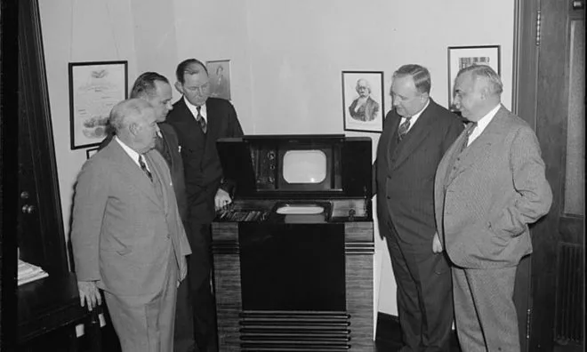 OTD in 1928: Scotsman John Logie Baird demonstrated the color television transmission in London for the first time.