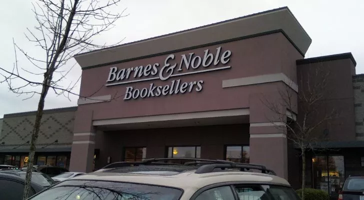 A large bookstore with a sign above the entrance saying "Barnes & Noble"