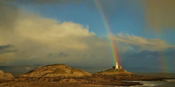 OTD in 1979: A rainbow lasting three hours was recorded over the Gwynedd coast in Wales.